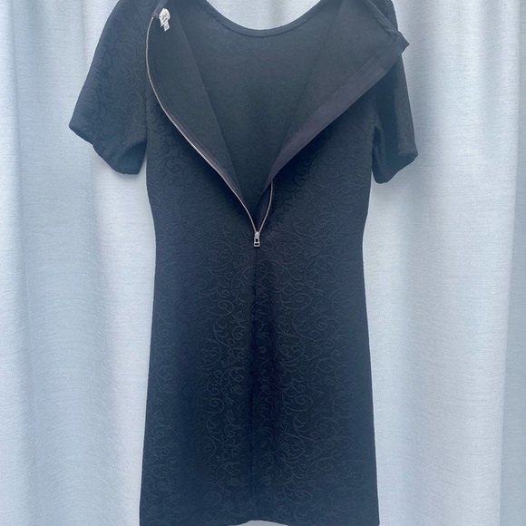 ARITZIA ~ Wilfred ~ Black Mini Dress ~ Size M - Picture 4 of 5